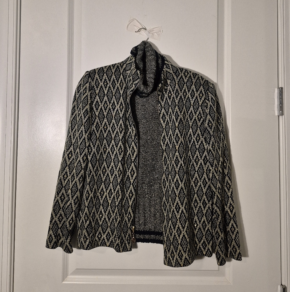 Geometric Patterned Women's Sweater - Picture 3 of 3